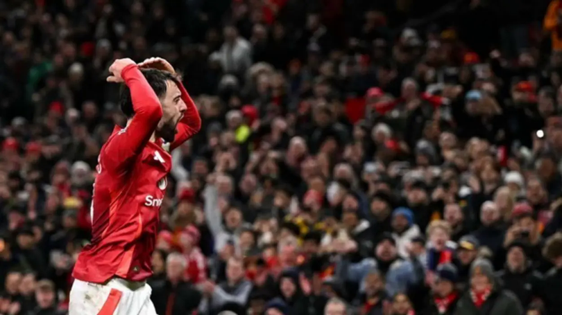 Manchester United thắng trận đầu tiên tại Ngoại hạng Anh