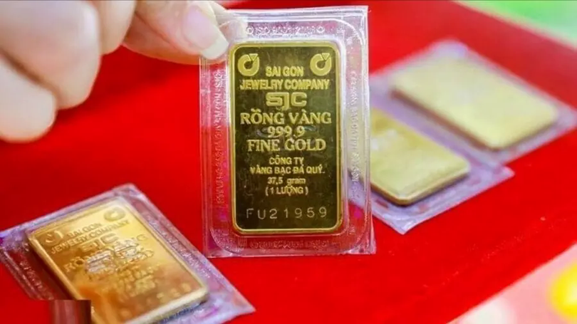 Vàng miếng SJC cao hơn vàng thế giới 16 triệu đồng/lượng