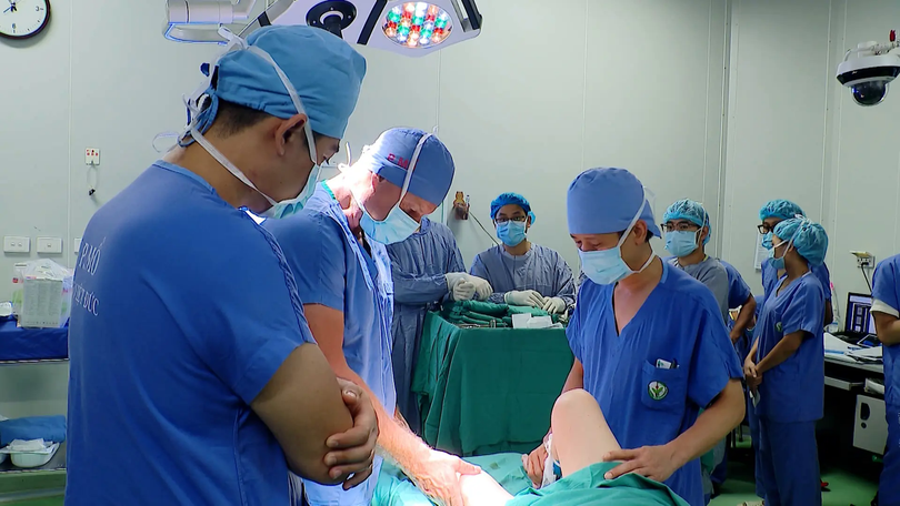 Bước tiến trong điều trị nhiễm khuẩn khớp gối