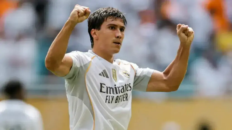Real Madrid sắp xếp hàng công trước mùa giải
