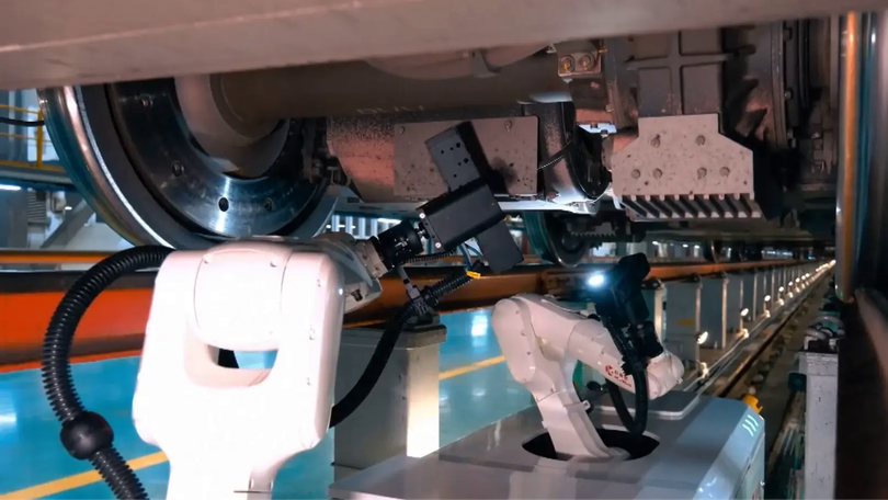 Robot bảo trì đường sắt cao tốc tại Trung Quốc