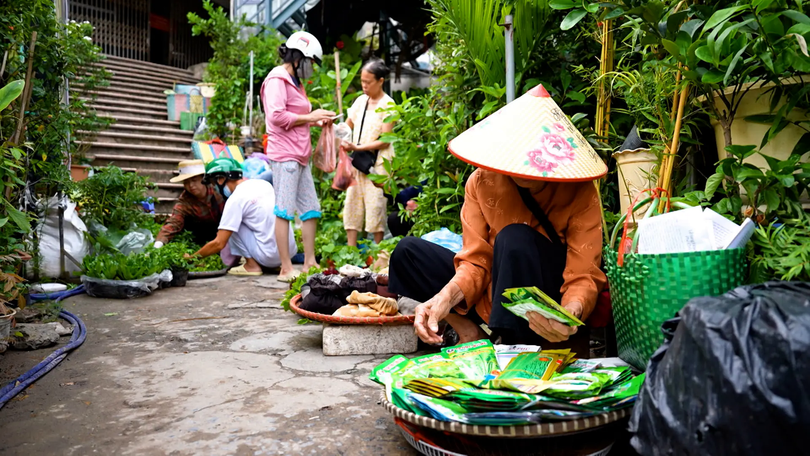 Phiên chợ Bưởi riêng có của Hà Nội | Hà Nội đến để yêu | 07/08/2025