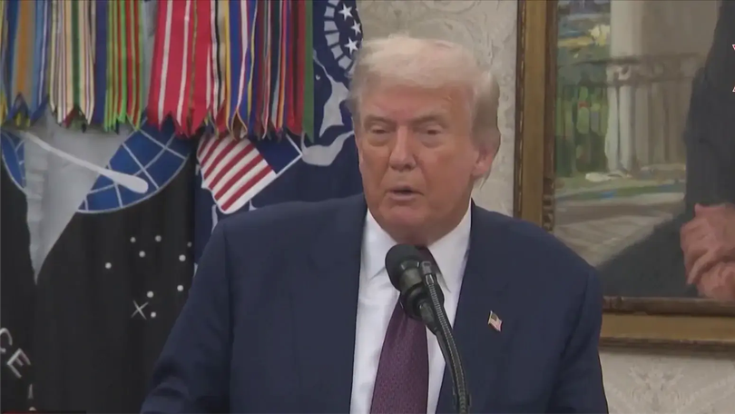 Ông Trump dọa áp thuế 100% với chip nhập khẩu