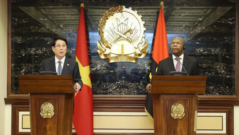 Chủ tịch nước Lương Cường, Tổng thống Angola gặp gỡ báo chí