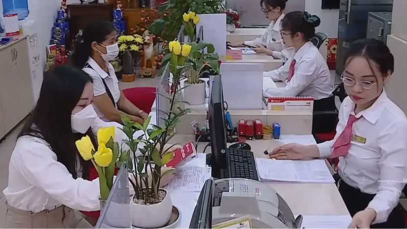 Các ngân hàng cắt giảm gần 3.000 nhân viên sau 6 tháng