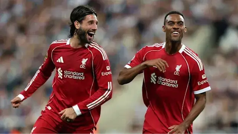 Siêu phẩm sút phạt giúp Liverpool hạ Arsenal
