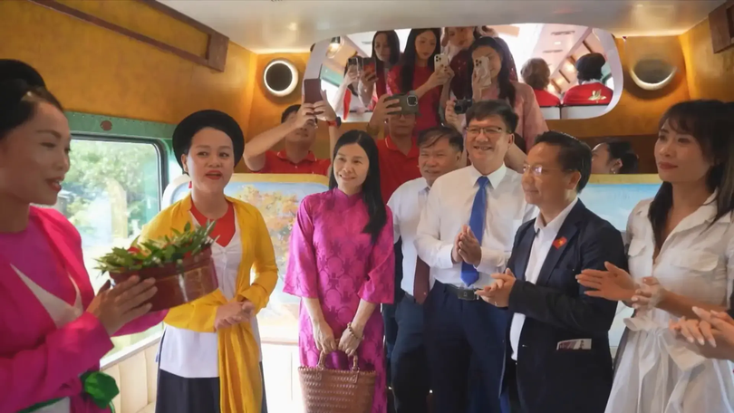 Cầu nối di sản Thăng Long đến miền quê quan họ