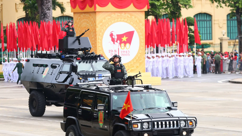 Phân luồng giao thông, phục vụ lễ diễu binh, diễu hành