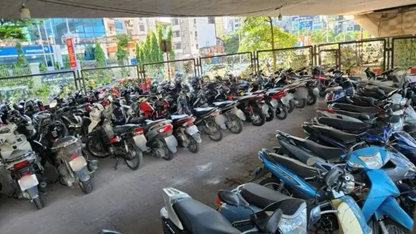Hà Nội sẽ xóa bãi trông xe dưới gầm cầu trước 30/10
