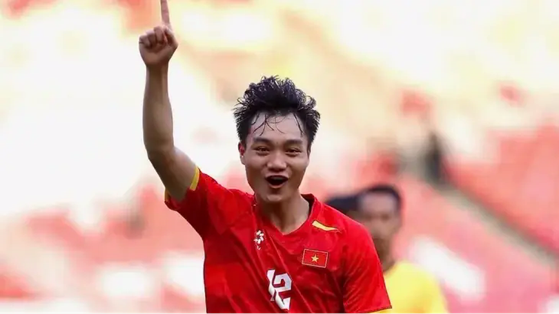 Xuân Bắc chơi nổi bật trên sân Việt Trì