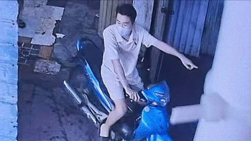 Truy tìm thanh niên trộm cắp điện thoại
