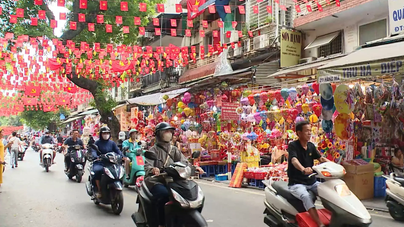 Sắc màu Trung thu rộn ràng khắp phố Hàng Mã