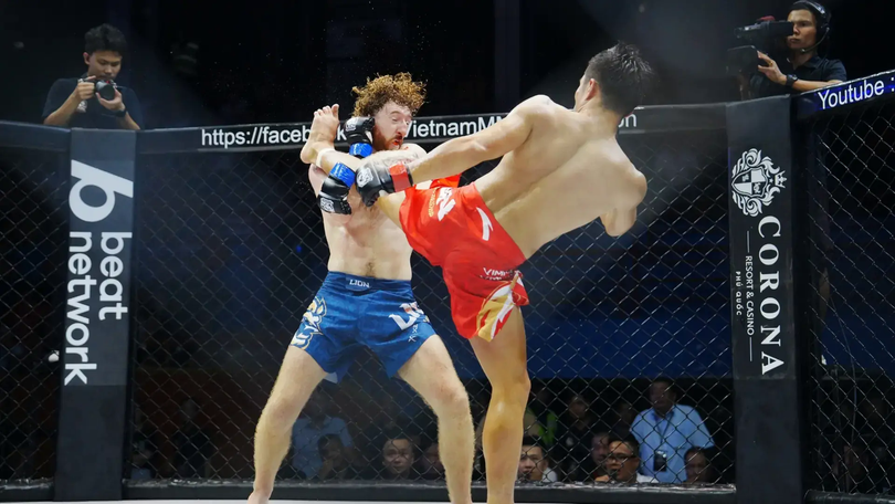 Cao Minh Phát hạ gục nhà vô địch Kickboxing Ireland