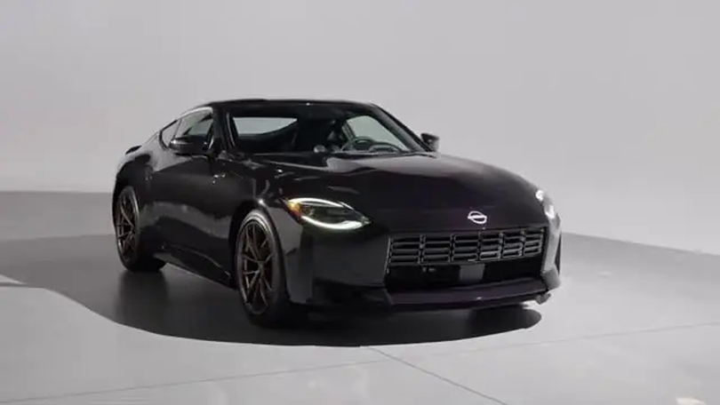 Nissan Z Heritage Edition 2026 có giá hơn 1,4 tỷ đồng