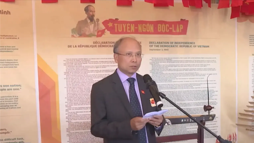 Báo Nhân Dân khai mạc gian hàng tại Pháp