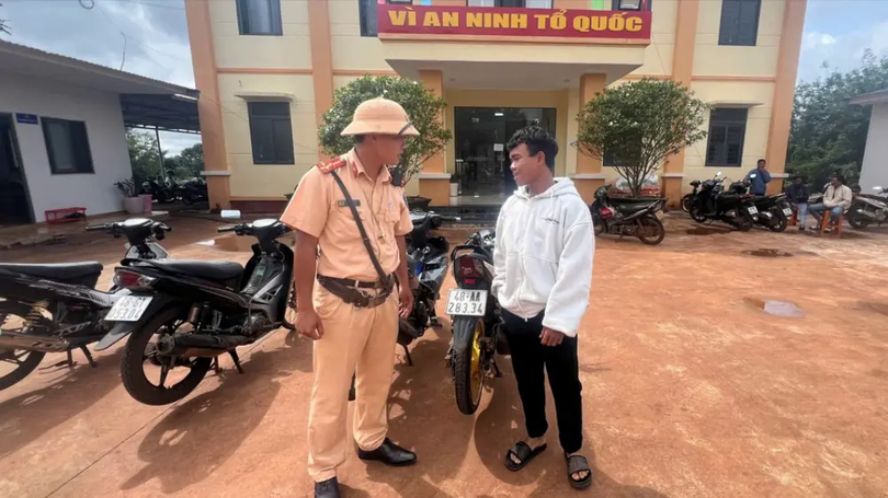 Phạt hơn 43 triệu đồng nhóm thiếu niên đua xe, quay TikTok