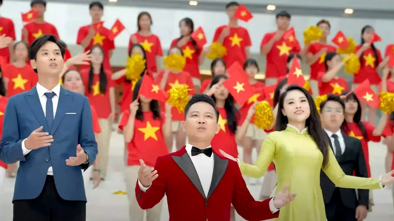 Hơn 1.000 người tham gia MV 'Vinh quang, ơi Việt Nam'