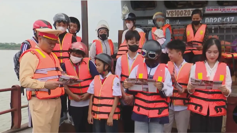 Ngăn chặn nguy cơ mất ATGT đường thủy cho học sinh