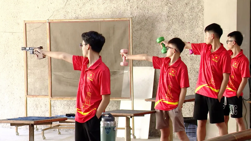 Thiếu trang thiết bị, bắn súng Hà Nội vượt khó thế nào?