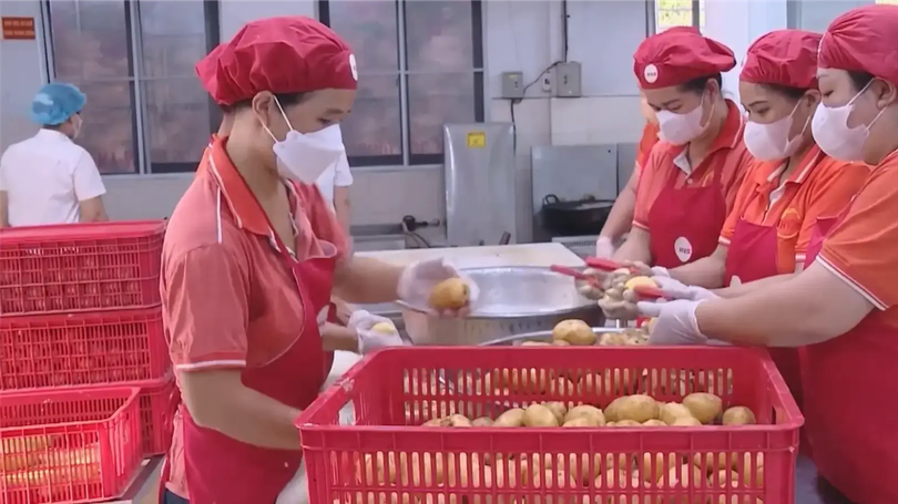 Hà Nội 'kiểm thực 3 bước' an toàn thực phẩm trường học