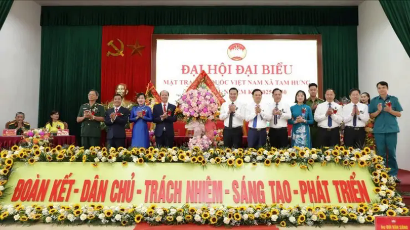 100% cán bộ Mặt trận Tam Hưng được học kỹ năng số