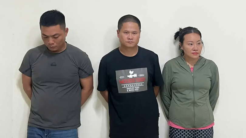 Bắt giữ ba người xả chất thải bể phốt xuống sông Tô Lịch