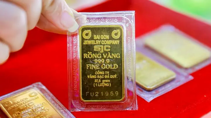 Giá vàng miếng SJC tăng vọt lên 136,5 triệu đồng/lượng