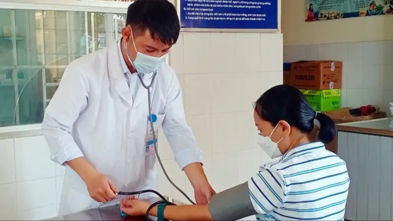 Luân chuyển, điều động bác sĩ về trạm y tế xã