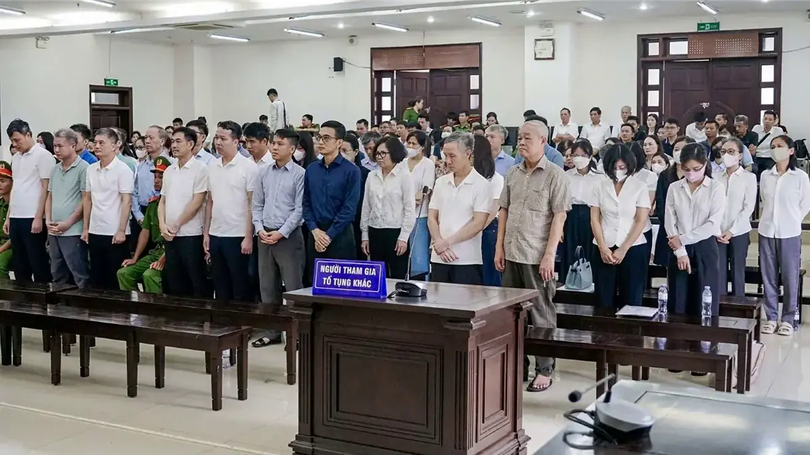 11.000 nhà đầu tư ROS gửi đơn đòi tiền