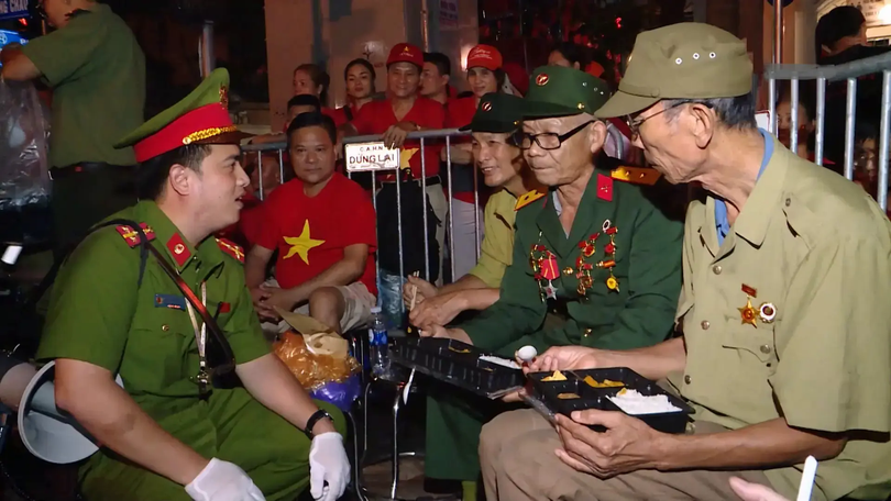 Những hành động đẹp của Công an Hà Nội trong sự kiện A80