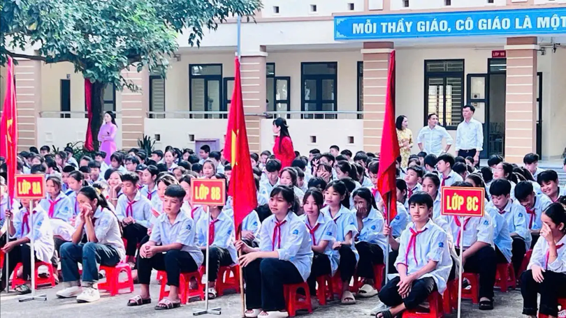 1.200 học sinh xã đảo Minh Châu đón năm học mới