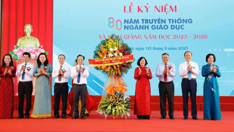 Ngành giáo dục Hà Nội chào đón năm học mới