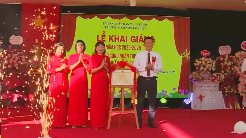 70% trường học xã Hát Môn đạt chuẩn quốc gia