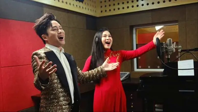 Tùng Dương giới thiệu ca khúc biểu diễn tại A80