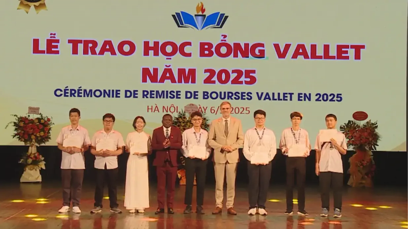 507 học bổng Vallet tiếp sức học sinh xuất sắc