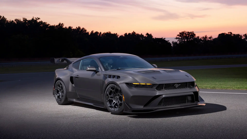 Ford giới phiên bản đặc biệt Mustang GTD Liquid Carbon