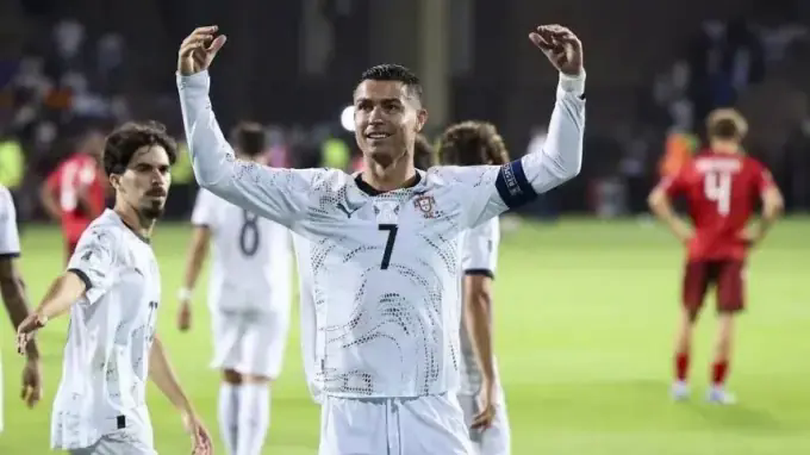 Bồ Đào Nha thắng 5-0, Ronaldo lại làm nên lịch sử