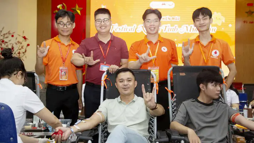 Ngày hội hiến máu: Festival Nghĩa tình mùa thu