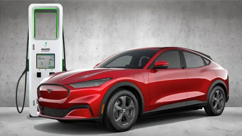 Xe điện Mustang Mach-E bán chạy hơn Mustang xăng