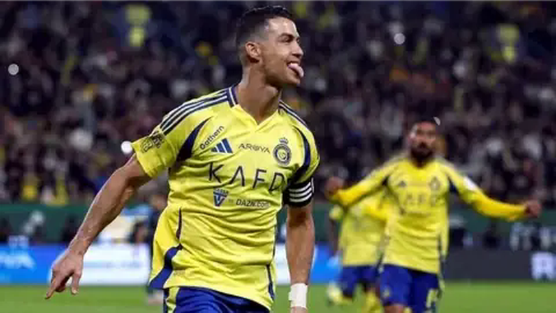 Ronaldo ghi bàn liên tiếp trong vòng 25 năm