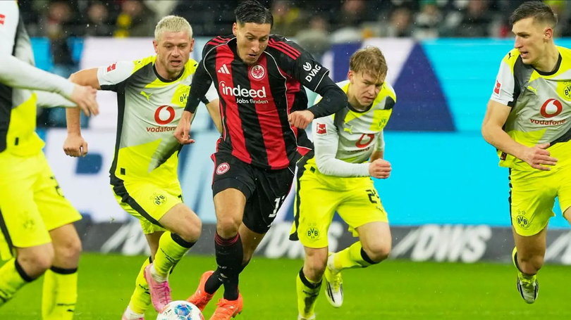 Dortmund giành điểm kịch tính
