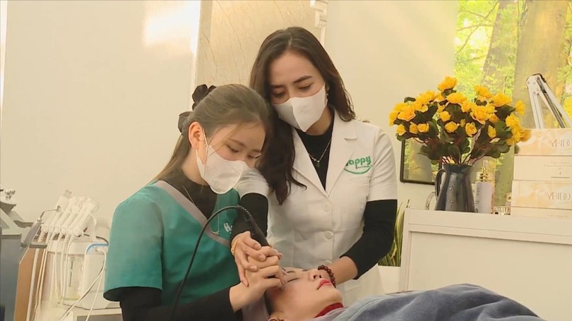 Thị trường việc làm thời vụ sôi động vào cuối năm