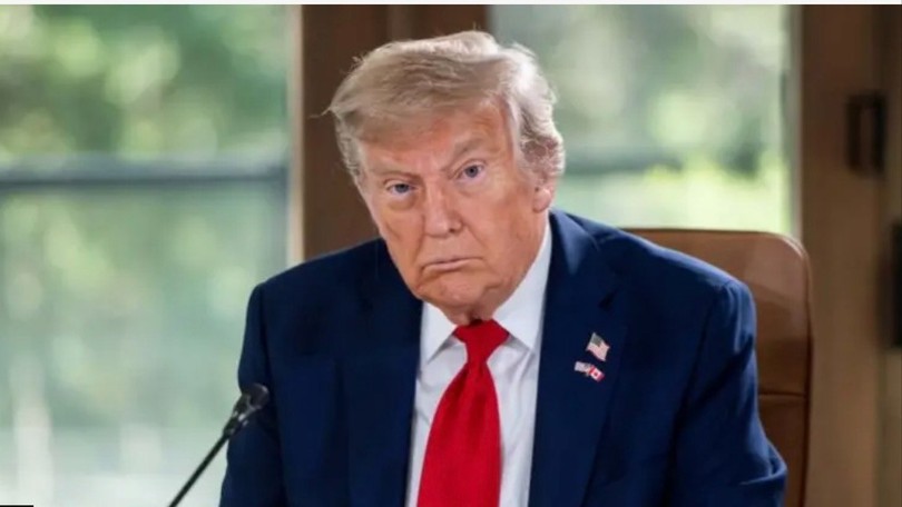 Ông Trump dọa áp thuế 25% các nước giao dịch với Iran