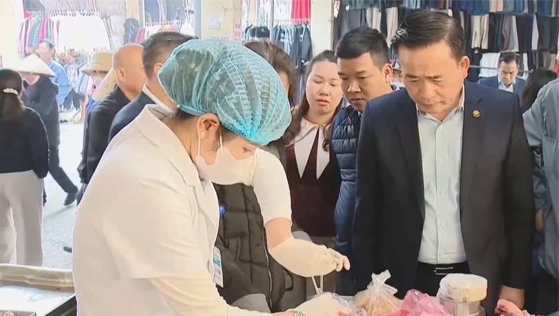 Kiểm soát chặt nguồn gốc thực phẩm tại các chợ đầu mối, dân sinh
