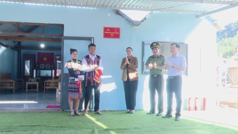 Người dân vùng thiên tai yên tâm đón Tết trong nhà mới