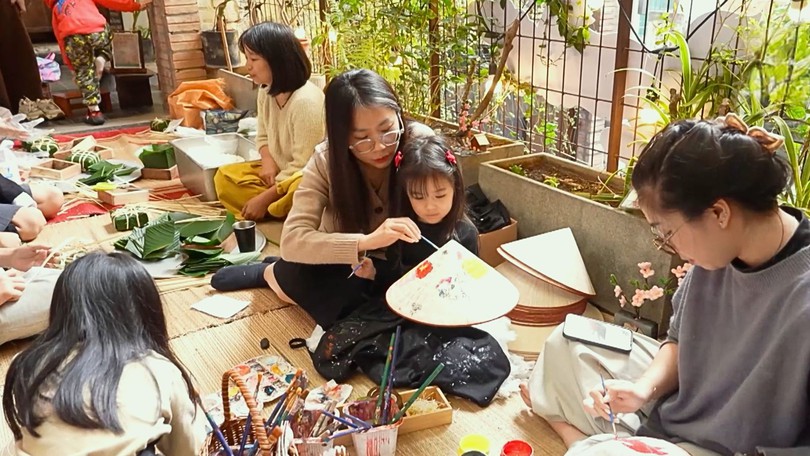 Trải nghiệm phiên chợ Tết thu nhỏ giữa lòng Hà Nội | HANOI Review | 17/01/2026
