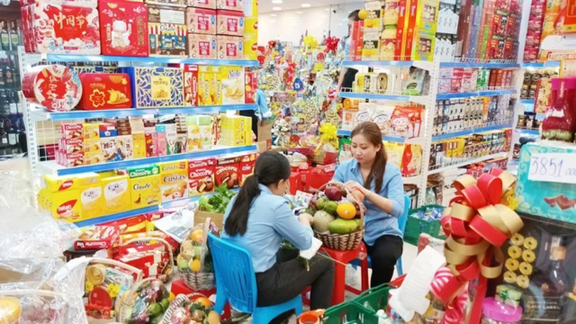 Tiếp vốn cho hộ kinh doanh mùa cao điểm bán hàng Tết