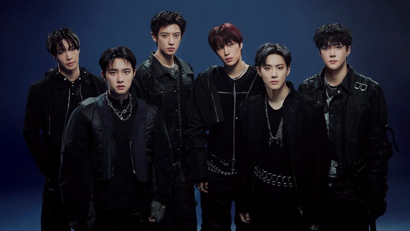 Nhóm EXO tái xuất sau 2 năm vắng bóng