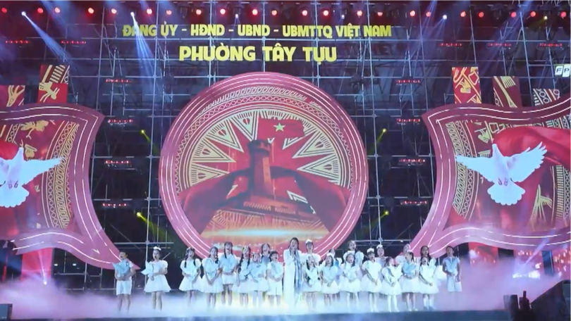 Tây Tựu sôi động trong đêm nhạc mừng Đảng, mừng Xuân