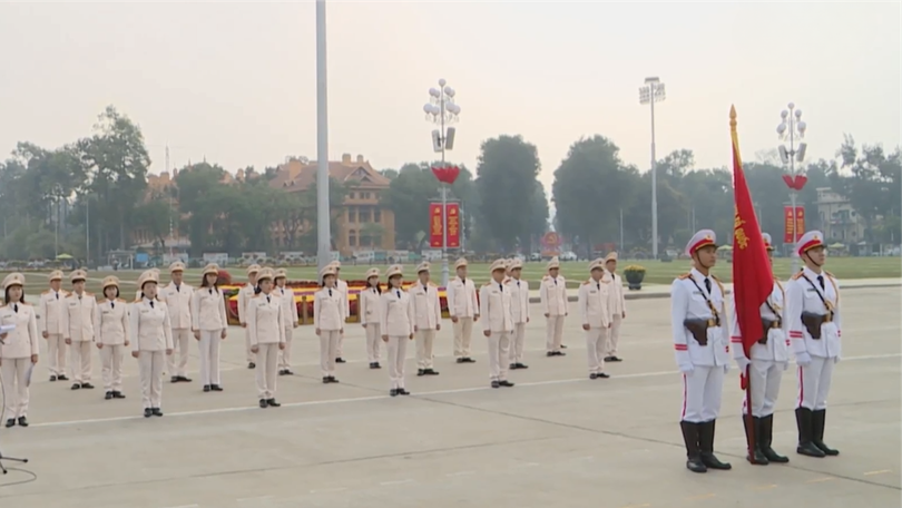 Công an phường Yên Hòa báo công dâng Bác